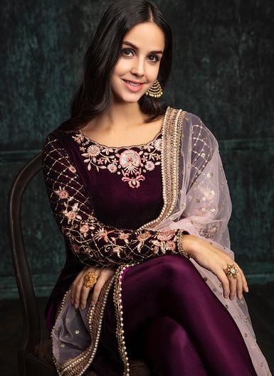 Deep Plum and Light Pink Velvet Churidar Suit Velvet Churidar, Anarkali Suit Design, Velvet Pakistani Dress, Ladies Suits Indian, Sharara Dress, Kids Net, Velvet Suit Design, Trendy Outfits Indian, Designer Punjabi Suits