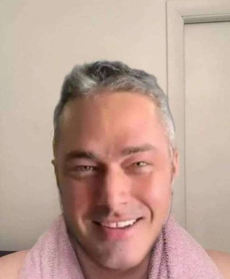 Taylor Kinney Selfie Picture, Taylor Kinney Selfie, Taylor Kinney Shirtless, Lee Greenwood, Taylor Kinney Chicago Fire, Taylor Jackson, Selfie Picture, Album Cover Wallpaper Collage, Cool Galaxy Wallpapers