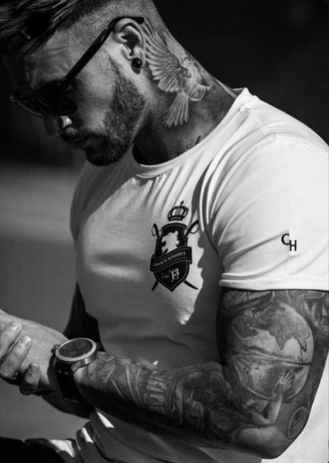 Cyberpunk Boy, Breakup Dp Photo, Peaky Blinders Grace, Loyalty Tattoo, Tatto Boys, Italian Mens Fashion, Kate Stewart, Beard Man, Self Love Tattoo