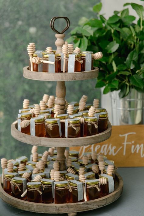 Mini Honey Jars Wedding Favors, Honey Guest Gift, Honey Wedding Gifts, Found My Honey Wedding Favor, Honey As A Gift, Honey Jars Baby Shower Favors, Mini Honey Jars, Honey Favors Wedding, Honey Jars Wedding Favors