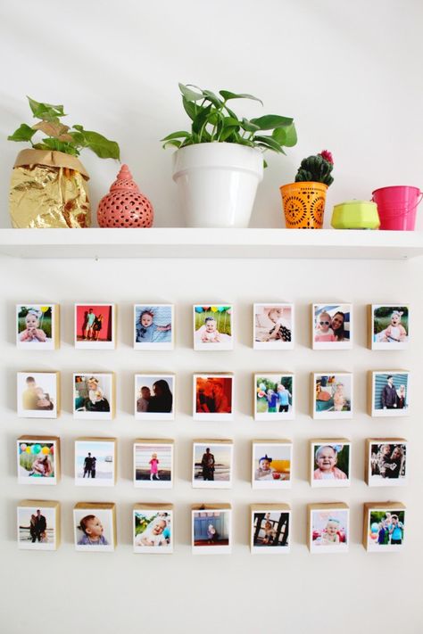 Turn your instagrams into polaroid-like prints with this free template and then create a unique gallery wall of your favorite photos with this block DIY via ajoyfulriot.com Polaroid Display, Instagram Polaroid, Holiday Card Display, Painted Spoons, Gallery Kitchen, Unique Gallery Wall, Wall Paper Phone, Diy Blocks, Kitchen Display