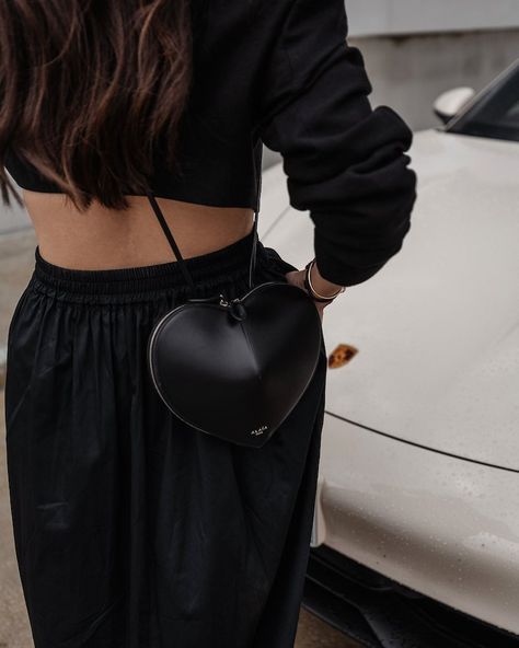 Alaia Bag Outfit, Alaia Heart Bag Outfit, Alaia Heart Bag, Alaia Bag, Black Summer Outfits, Heart Shaped Bag, Dream Bag, Fancy Things, Basic Fits