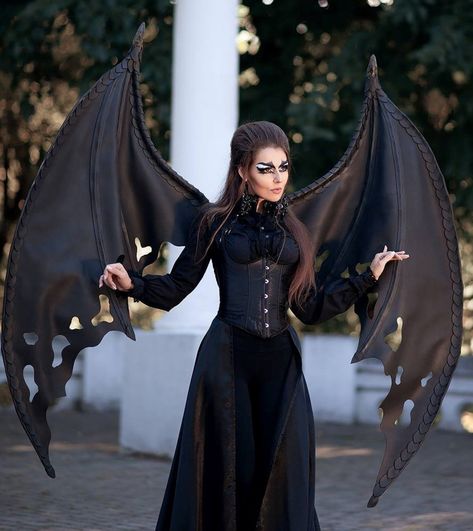 — Bat Wings Eywa Deco on Etsy Bat Wing Cosplay, Bat Wings Cosplay, Bat Halloween Costume Women, Bat Costume Women's, Witchy Costume Ideas, Bat Woman Costume, Dragon Halloween Costumes, Dark Witch Costume, Vampire Bat Costume