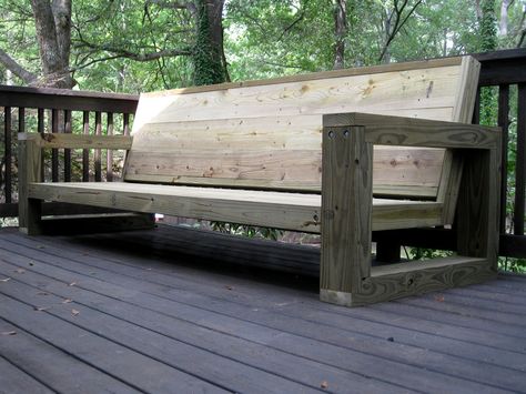 Outdoor Sectional Couch, Garden Pavilion, Outdoor Furniture Plans, Outdoor Couch, Pallet Outdoor, Diy Garden Furniture, Pallet Furniture Outdoor, Wooden Bench, Couch Furniture