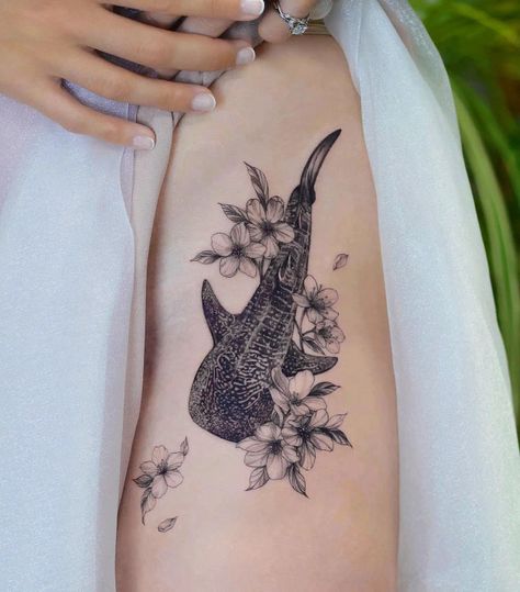 Shark Tattoos For Women, Aquatic Tattoo, Shark Tattoo Ideas, Whale Shark Tattoo, Ocean Sleeve Tattoos, Side Tattoos Women, Cowgirl Tattoos, Boho Tattoos, Sea Tattoo