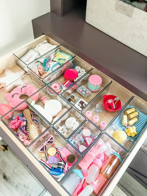 👉🏼 Organize a drawer ... but instead of it being for a human, make it for an @americangirlbrand doll. I think this doll lives a better life than I do. 😳 If your home feels like a living AG dollhouse, let's talk. Our team has learned how to organize Lila, Kavi, Corinne, Melody, Courtney, and all the other girls' many, many belongings. 👶🏼 Which was your favorite AG doll as a kid? I was all about Kirsten and her Little House on the Prairie vibe. #drawerorganization #organizeddrawers #organi... Diy My Life Doll Accessories, How To Organize American Girl Doll Stuff, American Girl Doll Organization Ideas, American Girl Doll Storage Ideas, American Girl Organization Ideas, American Girl Doll Organization, American Doll Storage Ideas, American Girl Organization, American Girl Doll Storage