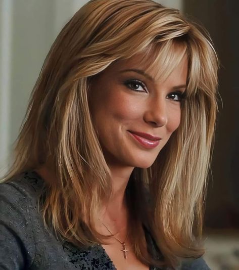 Sandra Bullock “The Blind Side” 2009 Sandra Bullock Blind Side, Sandra Bullock Hair, Blind Side, The Blind Side, Classic Actresses, Actrices Hollywood, Happy Hair, Sandra Bullock, Hair Inspo