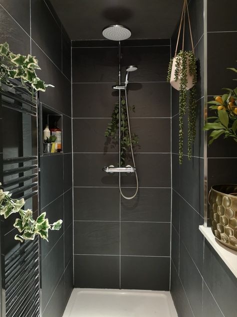 Bathroom Decor College, Black Tile Bathrooms, Tile Walk In Shower, Big Shower, Toilette Design, Dream Shower, Dark Bathrooms, Bathroom Redesign, Bathroom Plants