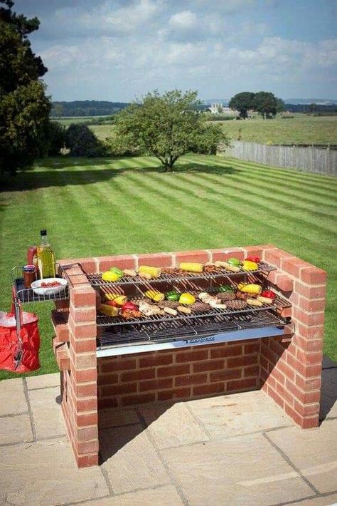 Barbecue Diy, Diy Barbecue, Pit Bbq, Brick Bbq, Outdoor Bbq Grill, Barbecue Design, Outdoor Barbeque, Outdoor Kitchen Decor, Backyard Grilling