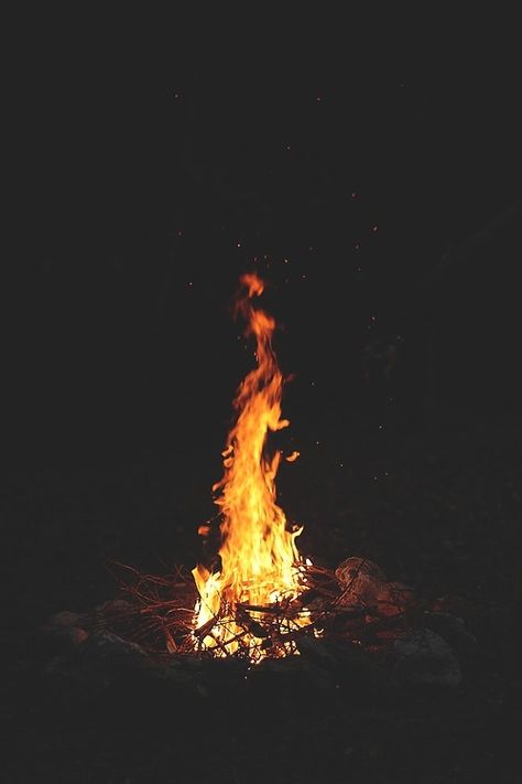 Camp fire summer dark night fire woods camping flame Fire Burning, Sky View, Dark Night, Dark Souls, A Fire, Great Pictures, Campfire, In The Dark, The Great Outdoors