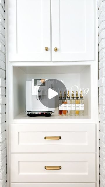 Arin Jura | Amazon Finds + Organization + DIY & Decor on Instagram: "No upper cabinets…so getting creative with drawers in this house.  Organization isn’t one size fits all, but get creative and give items a spot so the drawers (or cabinets) STAY organized.  Follow along for more organization as we tackle this new house. 🩷

Comment ORGANIZED DRAWERS to get the links to all these items sent to you via dms 

Or Head to the link in my bio and find all these items on my Amazon Storefront under ‘Kitchen Organization’ storefront list
.
.
.
#asmr #restock #organizewithme #organize kitchen organization #organizewithme #kitchenorganization #kitchenorganizationgoals #organizationideas #amazonhome #amazonhomefinds #amazonfinds #amazonfinds2024 #amazonfavorites #amazonfavorite #amazonfind #amazonfind Organized Drawers, No Upper Cabinets, Organize Kitchen, House Organization, Organization Diy, Organize Drawers, Amazon Storefront, In This House, Upper Cabinets