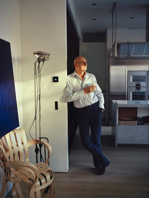 Iconic Armchairs, Saarinen Table, Milan Apartment, Japanese Screen, Piero Lissoni, The Architect, White Concrete, Los Angeles Homes, Glass Dining Table