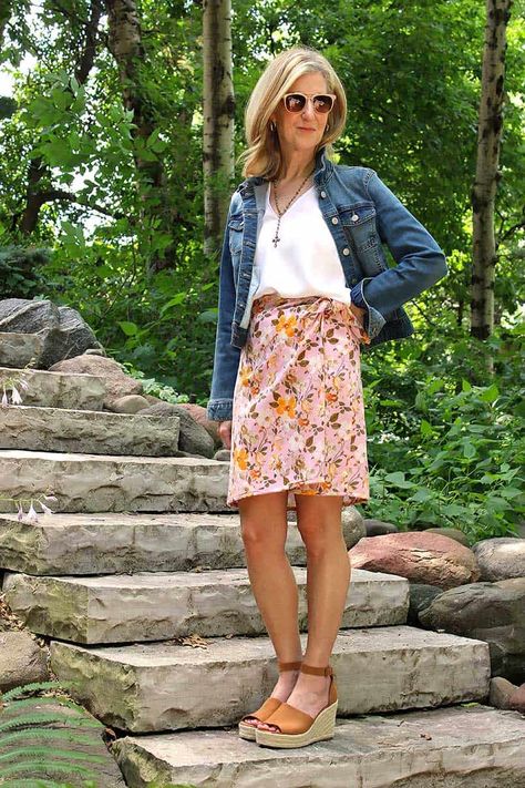 Wrap Skirt Pattern - Vintage Vogue Sarong Skirt Pattern, Summer Skirt Pattern, Wrap Around Skirt Pattern, Mccall Patterns, Wrap Skirt Outfit, Wrap Around Skirts, Sewing Skirt, Reversible Wrap Skirt, Wrap Skirt Pattern