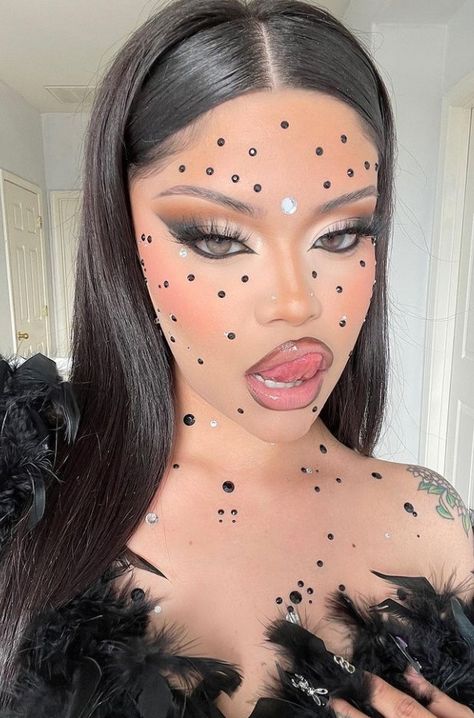 Black Diamond Makeup, Diamond Makeup, Eyebrows Makeup, Work Makeup, Baddie Makeup, Halloween Looks, Eyebrow Makeup, Party Makeup, Artistry Makeup