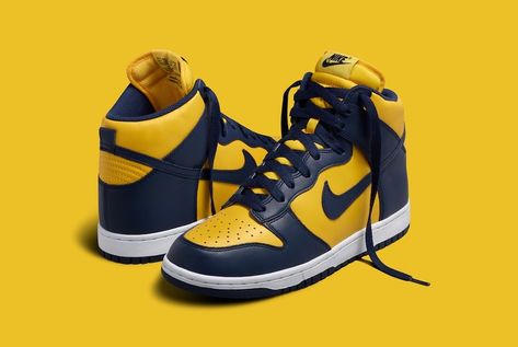 Nike Dunk High Michigan, Dunks High, Hip Hop Sneakers, College Colors, New Nike Air Force, Nike Snkrs, Jordan 1s, Air Jordan Sneakers, Jordan Sneakers