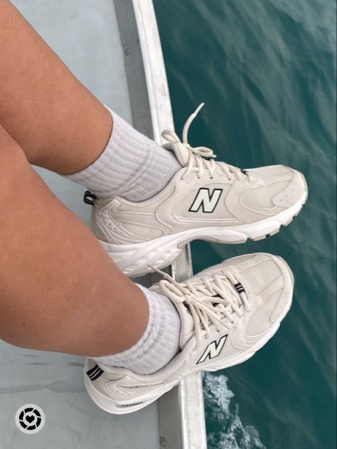 New Balance 530 Ivory, Outfits Europa, New Balances, Shoe Inspo, Balance Shoes, Fashion Baby, New Balance Shoes, Trendy Shoes, Mode Inspiration