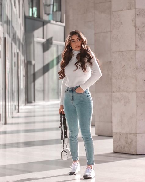 Instagram Outfit Ideas, Fashion Style Outfits, Western Wear Outfits, Thrifted Outfits, Causual Outfits, Simple White, Casual Style Outfits, Winter Fashion Outfits, College Outfits