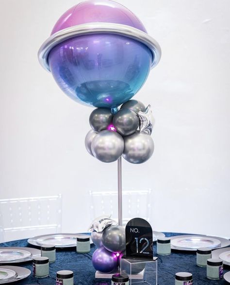 Galaxy Theme Centerpiece Ideas, Space Table Decorations, Space Party Centerpiece, Space Themed Centerpieces, Galaxy Themed Party, Cosmic Party, Planet Party, Astronaut Party, Graduation Crafts