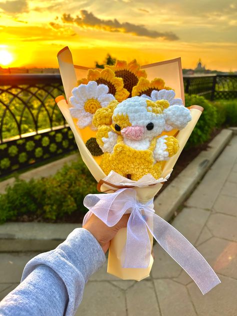 My first creation I ever sold ☀️🌞 This girl started my small business <3 #crochet #sunflower #aesthetic #yellow #smallbusiness #flowerbouquet #foreverflower Diy Fall Ideas, Crochet Flowers Easy, Flower Bouquet Diy, Crochet Bouquet, Crochet Wedding, Crochet Cow, Valentines Crochet, Crochet Plant, Crochet Business