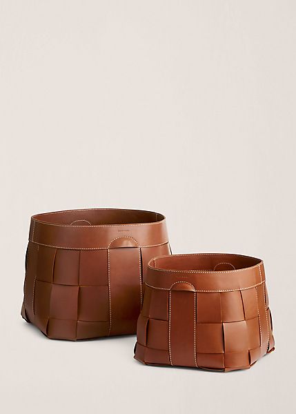 Hailey Basket 달력 디자인, Leather Anniversary Gift, Leather Anniversary, Ralph Lauren Home, Luxury Home Decor, Small Leather Goods, Watch Strap, Leather Craft, Leather Handmade