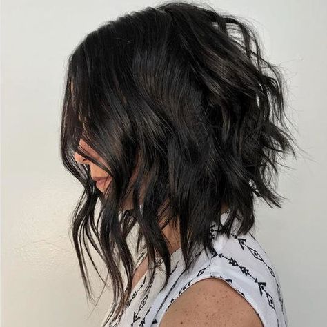 Short to Medium Hairstyles That’ll Freshen Up Your Look, Stat: Long Angled Bob Low Maintenance Short Haircut, Long Angled Bob, Medium Short Haircuts, Line Bob Haircut, Thick Wavy Hair, Medium Short Hair, Penteado Cabelo Curto, Short Haircut, Long Wavy Hair