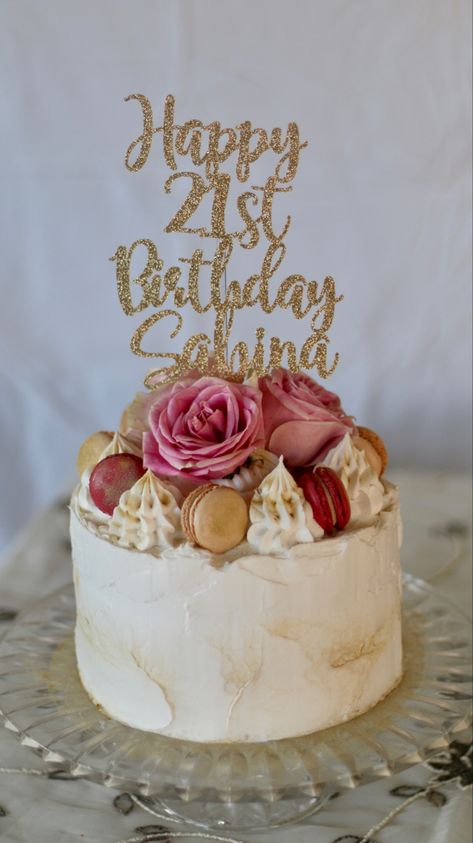 Cake Toppers 21st Birthday, Cake Decorating Designs, Celebration Cakes, 21st Birthday, Cake Topper, Cake Toppers, Cake Decorating, Birthday Cake, Cake