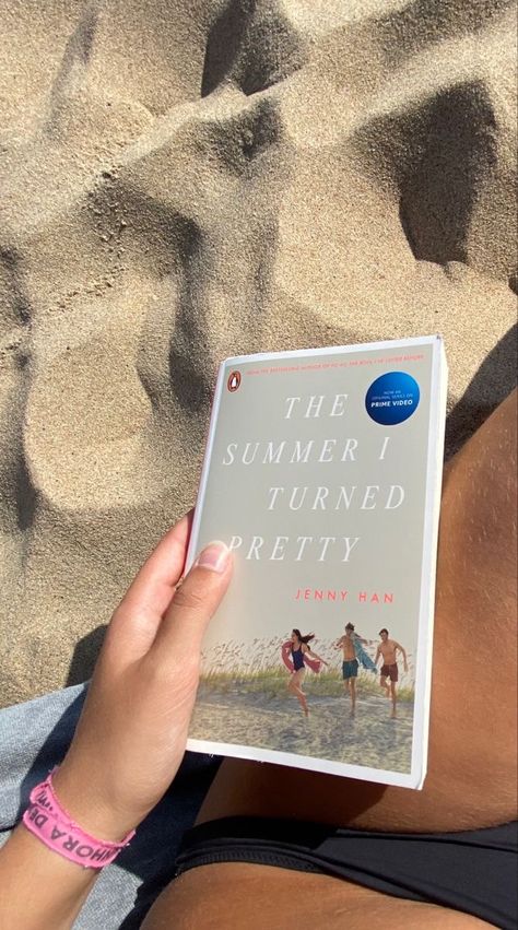 Summer I Turned Pretty Book, The Summer I Turned Pretty, Always Tired, Summer Books, Inspirational Books To Read, Summer Goals, Foto Ideas Instagram, Girl Reading, Summer Feeling