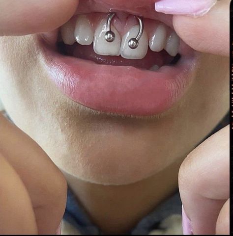 Piercings Mouth, Hot Earrings, Mouth Piercings, Belly Button Piercing Jewelry, Smiley Piercing, Face Piercings, Cool Piercings, Airbrush App, Face Jewellery