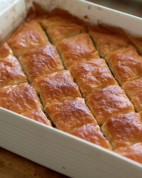 Baklava Recipe Easy, Making Baked Potatoes, Baklava Recipe, Phyllo Dough, Everyday Dishes, Chicken Bites, Cooking Lessons, Pie Dough, Baklava