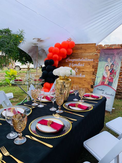 Red Black Gold White Table Setting, Long Table Decorations, Gold Table Decor, White Wedding Favors, Gold Table Setting, Juneteenth Celebration, Red Birthday Party, White Party Decorations, White Table Settings