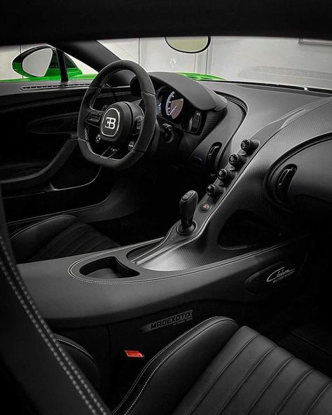 Bugatti Chiron Interior Black, Bugatti Inside, Bugatti Chiron Interior, Bugatti Chiron Super Sport, Books 2023, High Car, Aesthetic Cars, Car Interior Design, Exotic Sports Cars