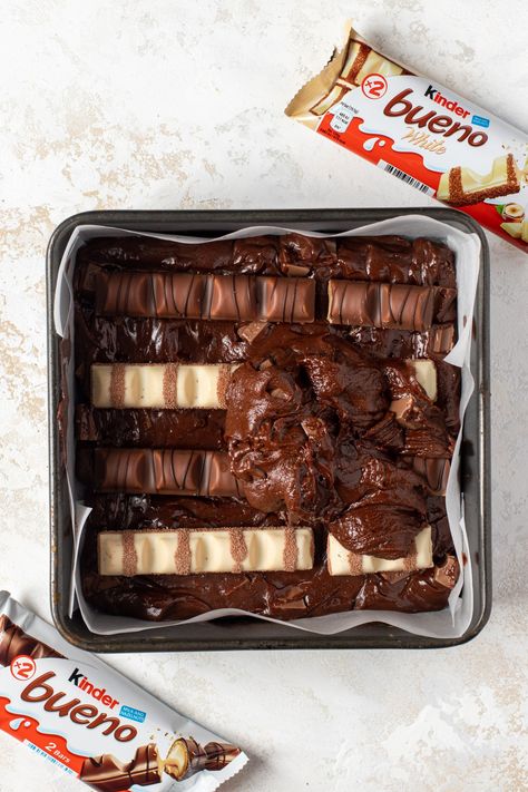 Kinder Bueno Brownies - Recipe by Jessie Bakes Cakes Bueno Brownies, Brownies Ideas, Brownie Desserts Recipes, Brownies Recipe Homemade, Brownie Desserts, Tray Bake, Bake Recipes, Brownies Recipe, Baking Desserts