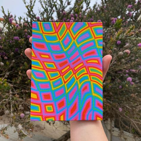 Trippy Christmas Painting, Trippy Christmas Art, Trippy Marker Art, Abstract Funky Art Paintings, Trippy Patterns To Paint, Trippy Rainbow Art, Cool Painting Ideas Trippy Easy, Paint Marker Art Canvases, Trippy Patterns To Draw