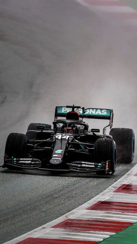 Formula One Aesthetic Mercedes, George Russell Aesthetic, Daniel Ricciardo Sebastian Vettel, Mercedes F1 Wallpaper, Race Week F1, Lewis Hamilton George Russell, Lewis Hamilton Wallpaper, Nicholas Latifi, Mercedes Petronas