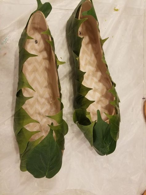 Spring Faerie Costume, Make Fairy Costume, Faerie Costume Diy, Mushroom Faerie Costume, Ren Fair Shoes, Dryad Costume Diy, Mushroom Fae Costume, Fairy Shoes Diy, Fairy Ideas Costume