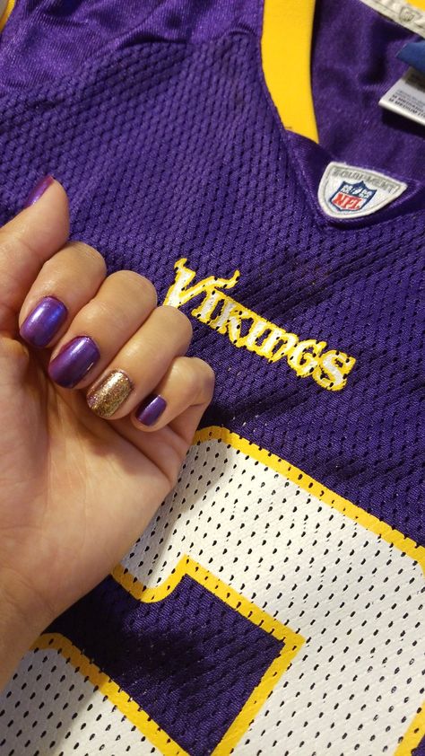 Vikings Football Nails, Mn Vikings Nails, Vikings Nail Designs, Minnesota Vikings Nails, Vikings Nails, Fall Manicures, Nfl Nails, Football Nails, Sns Nails Colors