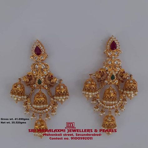 Temple Jewellery Earrings, Small Earrings Gold, Gold Earrings Indian, Gold Temple Jewellery, Gold Jhumka Earrings, Gold Jewels Design, Gold Earrings Models, Bridal Jewelry Vintage, Beautiful Gold Necklaces