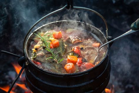 A guide to cooking a campfire stew, including what kit you'll need, ingredients and a basic recipe. There are few better ways to end a hike! Cooking Stew Beef, Campfire Stew, Ground Beef And Potatoes, How To Cook Beef, Campfire Food, Campfire Cooking, Beef Stew Recipe, Stew Recipe, Camping Food