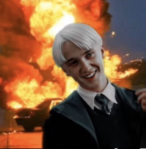 Draco Funny, Boy Gang, Draco Lucius Malfoy, Malfoy Aesthetic, Draco Malfoy Aesthetic, Slytherin Boys, Tom Felton Draco Malfoy, Lucius Malfoy, Draco Harry Potter