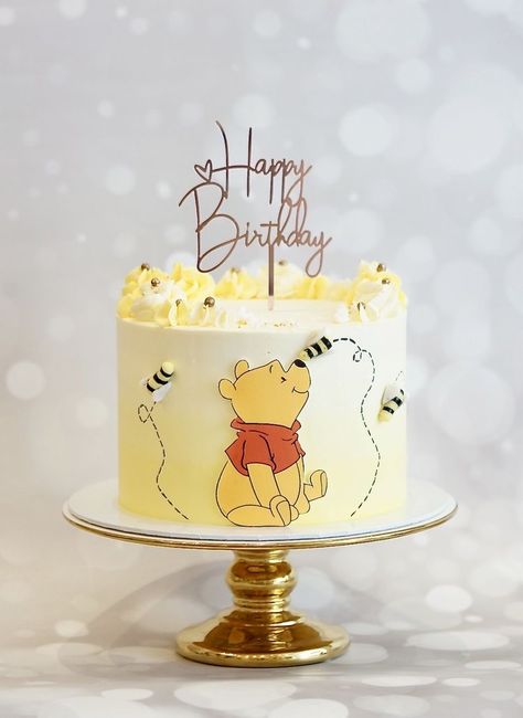 Whinney Pooh Birthday, Winnie The Pooh Cupcake Cake, Pooh Bear Smash Cake, Classic Winnie The Pooh Cake Ideas, Winnie The Pooh Cake 1st Birthdays, Winnie Pooh Birthday Cake, Winnie The Pooh Birthday Cakes, Winnie De Pooh Birthday Party, Pooh Bear Cakes