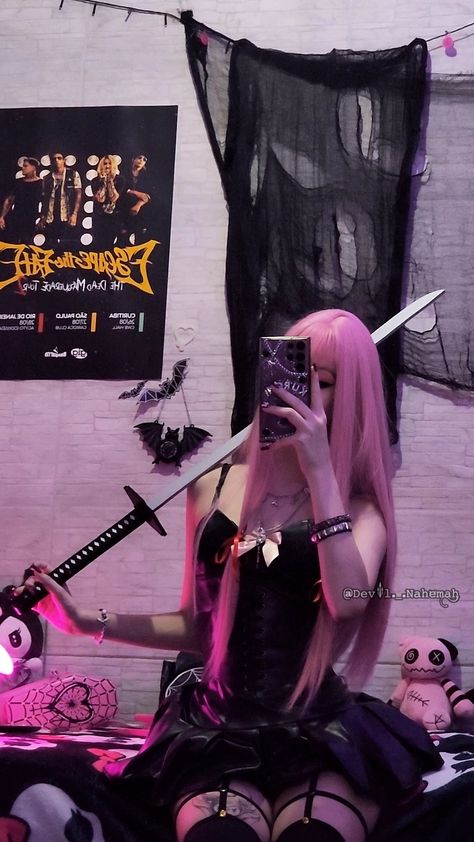 yuno gasai cosplay 🩷 Yuno Cosplay, Yuno Mirai Nikki, Yuno Gasai Cosplay, Risky Picture Ideas, Goth Costume, Gasai Yuno, Risky Pictures, Yuno Gasai, Cosplay Cute