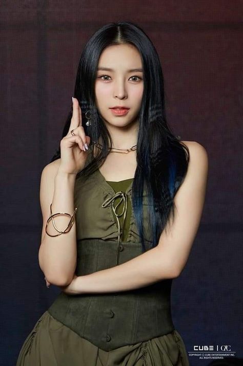 Elkie Clc, Photo U, Musical Group, Extended Play, Kpop Outfits, Dreamcatcher Tattoo, Kpop Girl Groups, Celebrities Female, Helicopter