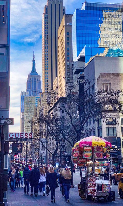 New York Street Aesthetic, Office New York, New York City Streets, New York City Pictures, Photo New York, New York Buildings, New York Vacation, New York Night, New York Photography