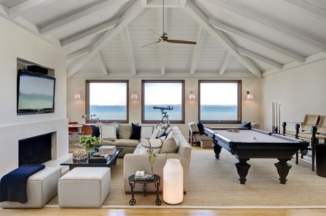 8 Rec Rooms To Inspire Your Next Game Night | Huffington Post Beach Style Living Room, Living Room New York, Pool Table Room, Billiard Rooms, Recreational Room, Pool Rooms, Billiard Room, Entertainment Room, Rec Room