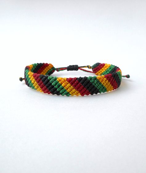 Reggae Bracelet, Guy Bracelets, Rasta Bracelet, Rat Jewellery, Embroidery Thread Bracelets, Random Diys, Bracelets Hippie, Funky Bracelet, Diy Friendship Bracelet