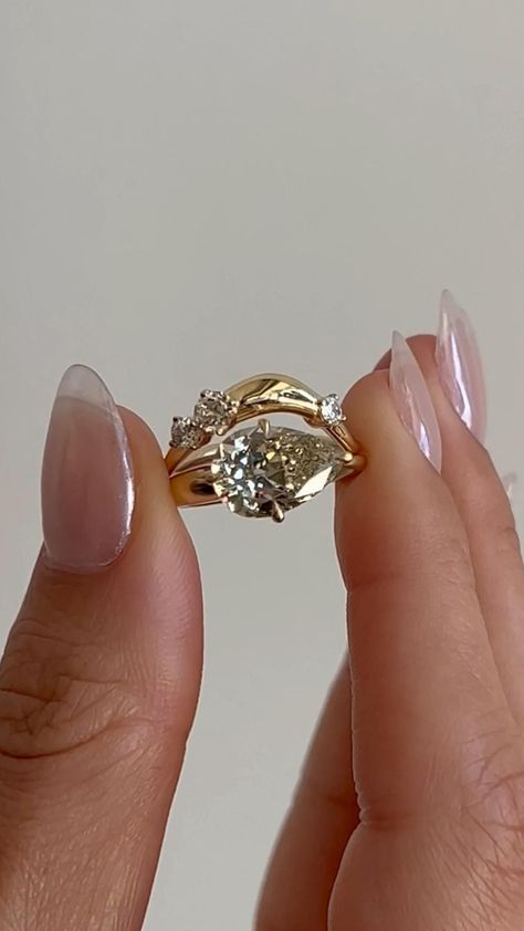 Pretty Engagement Rings, The Bling Ring, Cute Engagement Rings, Future Engagement Rings, Dream Engagement, Dream Engagement Rings, Jewelry Lookbook, Wedding Rings Vintage, Put A Ring On It