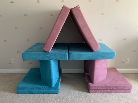 Have 2 Nuggets? Here are some awesome #nuggetbuildideas #nuggetcomfort #nuggetsonnuggets Nugget Tunnel Build, Two Nugget Builds, Nugget Configurations, Nugget Builds, Nugget Ideas, Nugget Couch, Couch Ideas, Play Ideas, Reading Corner