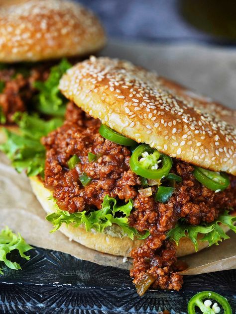 These healthy sloppy joes are a lighter twist on a classic, saucy goodness but made with lean ground beef and a tangy, subtly sweet sauce. Sloppy Joe Sandwiches, Weight Watchers Sloppy Joes, Healthy Sloppy Joes, Ground Beef Meatballs, Yummy Sandwiches, Healthy Ground Beef, My Protein, Beef Meatballs, Sloppy Joe