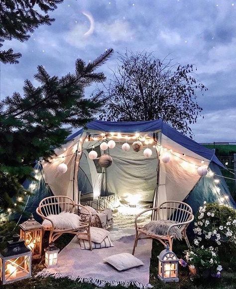 Sleepover Room, Zelt Camping, Tenda Camping, Dream Dates, Bohemian Outdoor, Camping Set Up, Camping Aesthetic, Backyard Camping, Camping Set