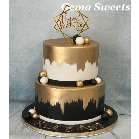 Classy Birthday Cakes For Men, Modern 18th Birthday Cake, Men's Birthday Cake Ideas Elegant, Black And Gold Birthday Cake Men, Gold And Black Cake Ideas, Black And White Couple Pfp, 27th Golden Birthday Ideas, 45th Birthday Cake Men, 50th Birthday Cakes Ideas For Women